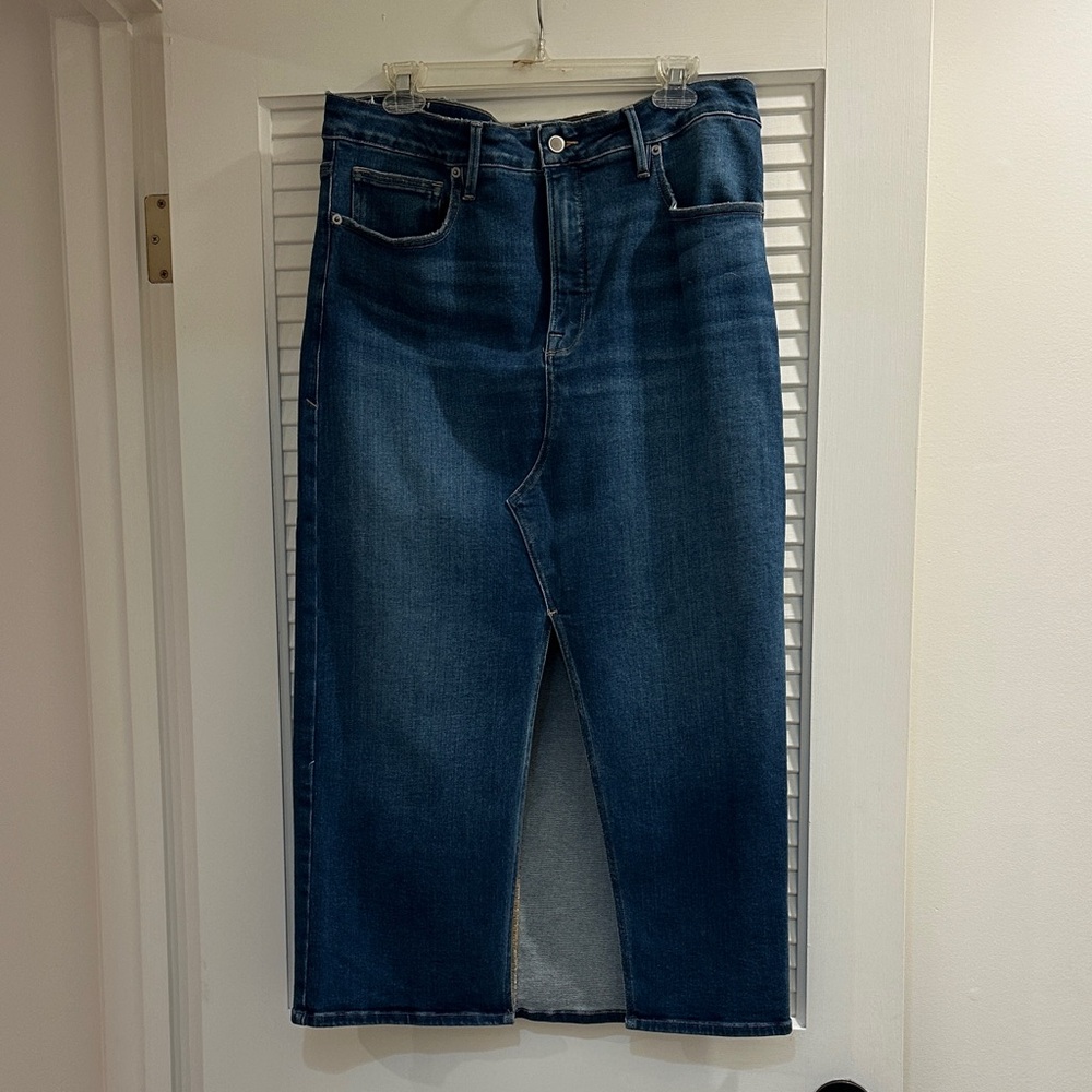 Good American Indigo Midi Denim Skirt